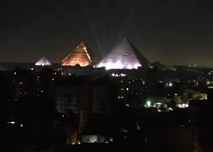 اللبيني هرم خلف فندق سياچ ڤيو الهرم